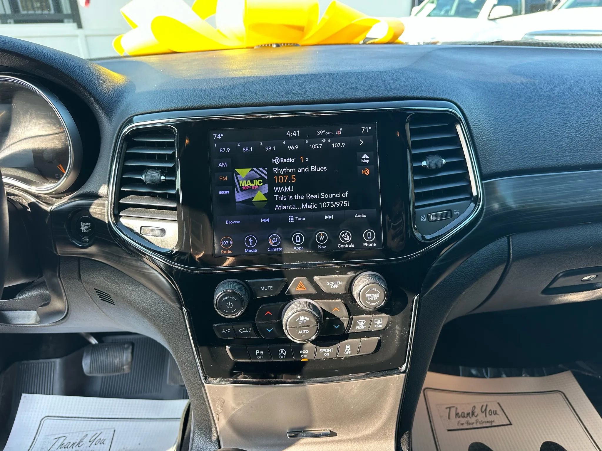 Used 2019 Jeep Grand Cherokee Laredo w/ Laredo X Package image 22