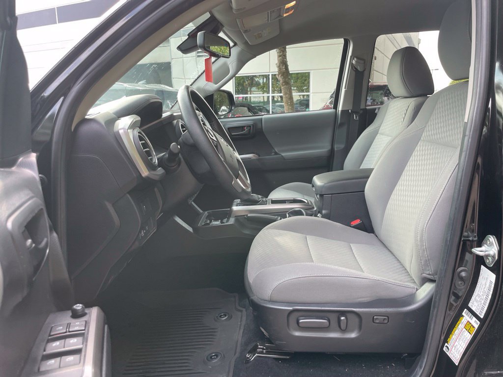 Used 2023 Toyota Tacoma SR5 AWD/4WD image 11