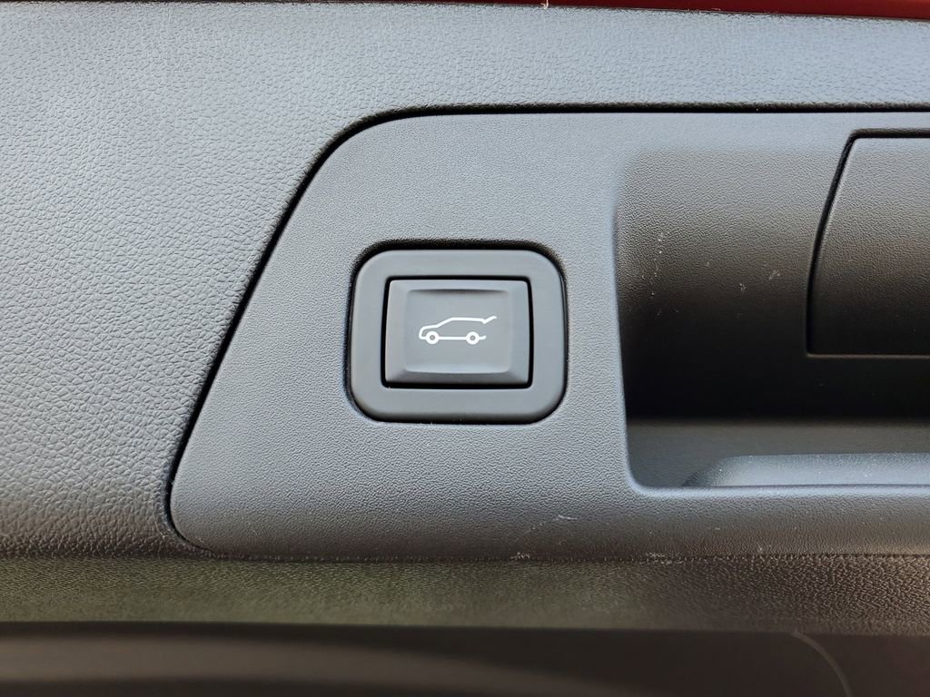 Used 2023 Buick Envision Essence AWD/4WD image 30