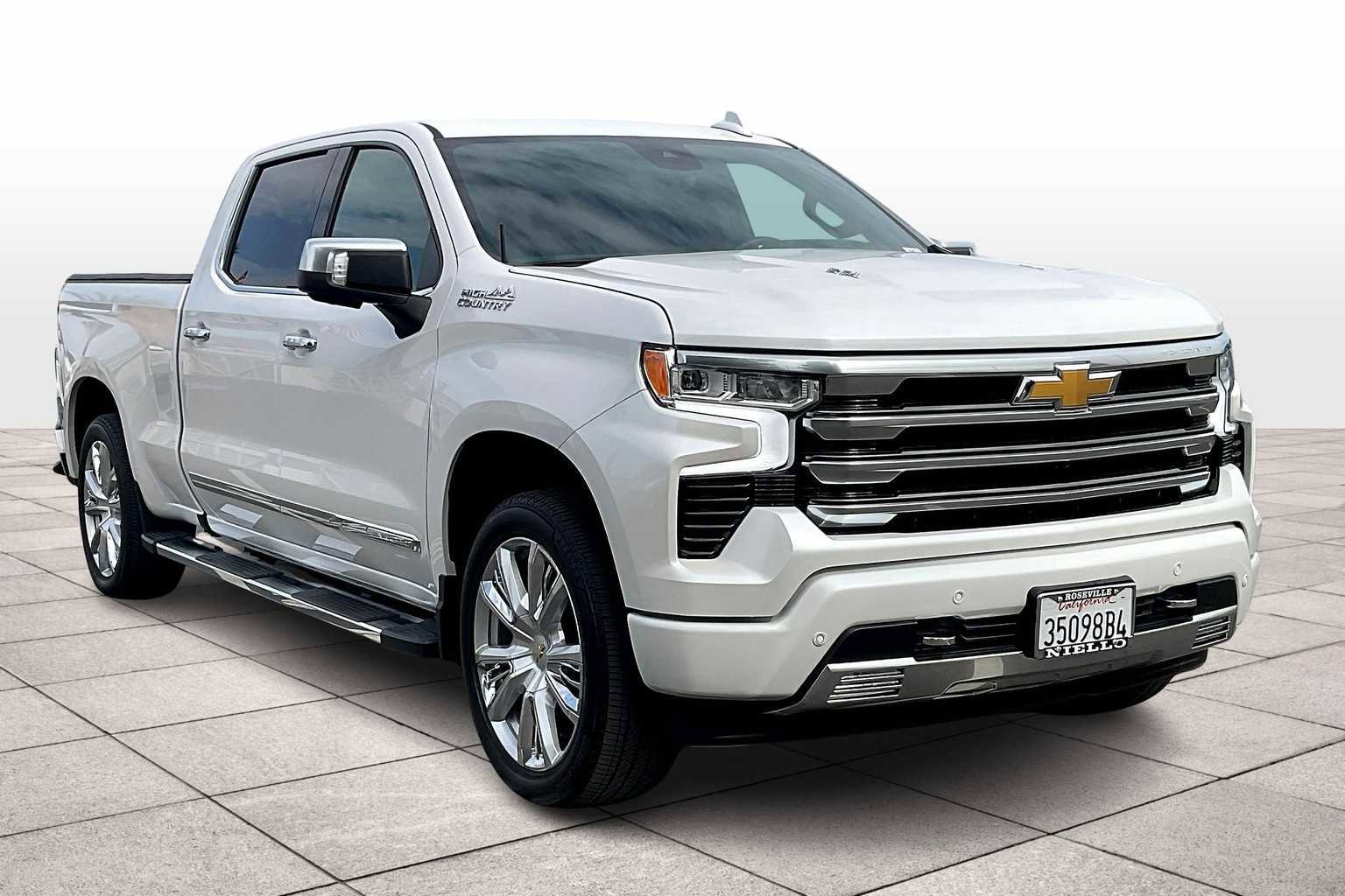 Used 2024 Chevrolet Silverado 1500 High Country w/ High Country Premium Package image 2