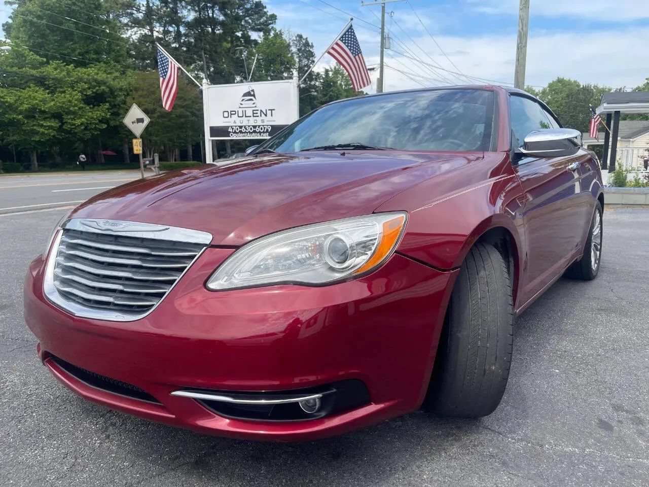 Used 2013 Chrysler 200 Limited FWD image 3