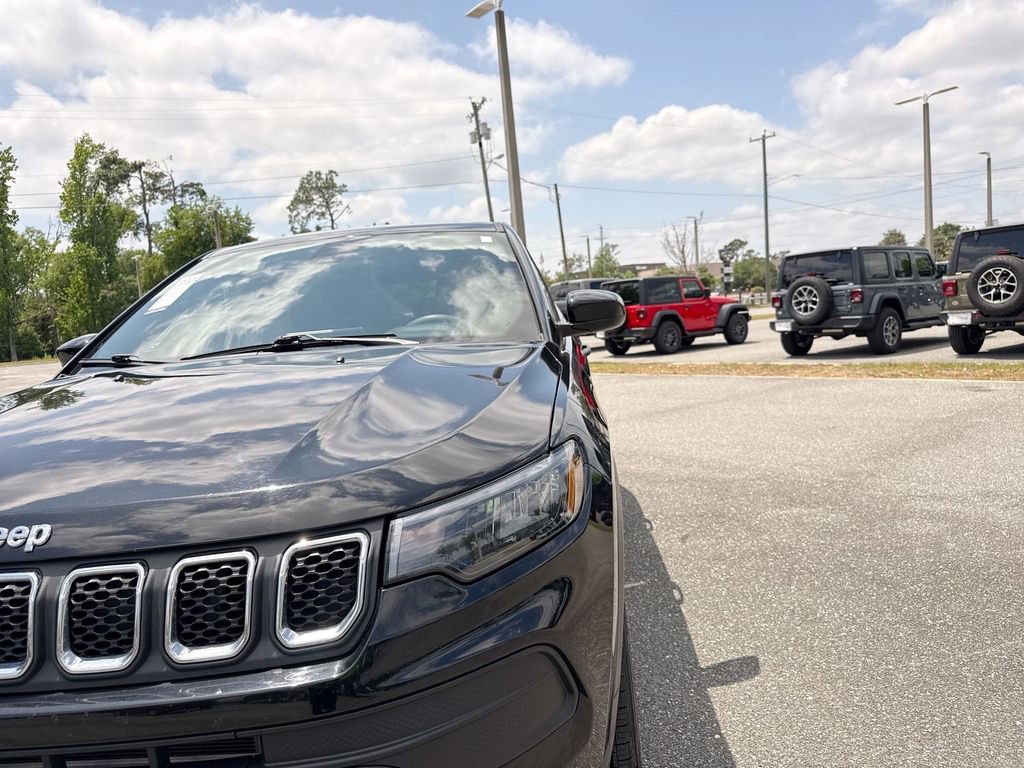 Used 2023 Jeep Compass Sport AWD/4WD image 9