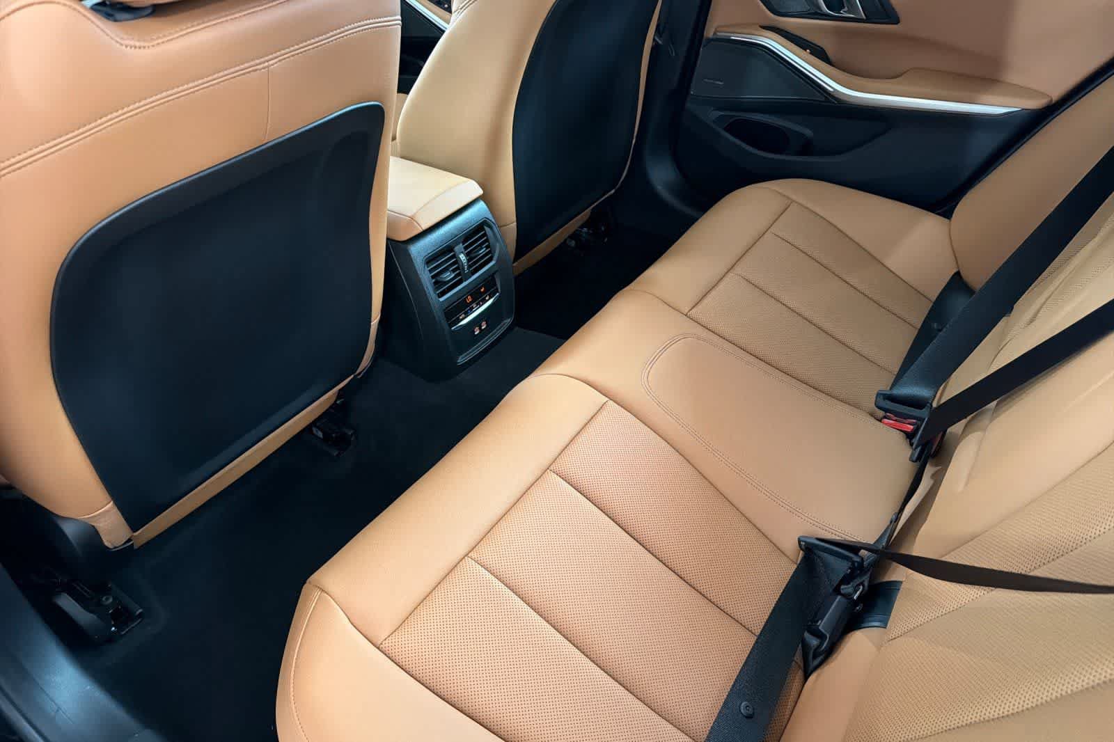 Used 2026 BMW 330i Sedan w/ Premium Package RWD image 4