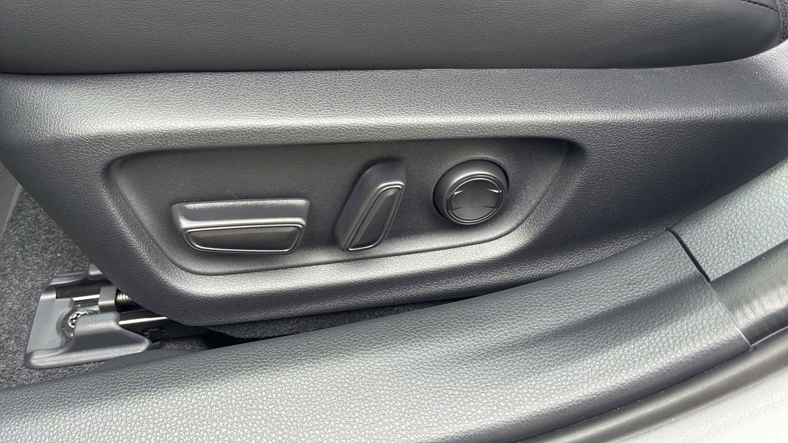 New 2027 Toyota Prius XLE AWD/4WD image 23