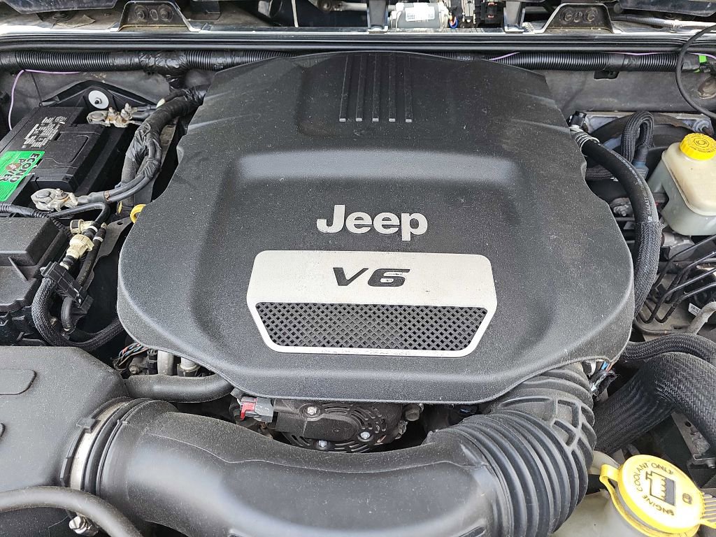 Used 2014 Jeep Wrangler Unlimited Rubicon w/ Connectivity Group image 56