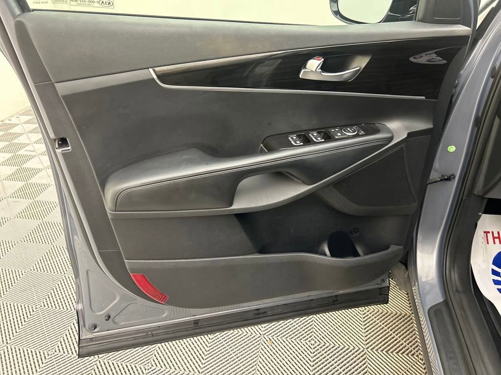 Used 2020 Kia Sorento LX image 41