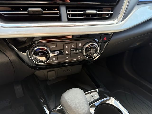 New 2026 Chevrolet Trax LT w/ Sunroof Package image 25