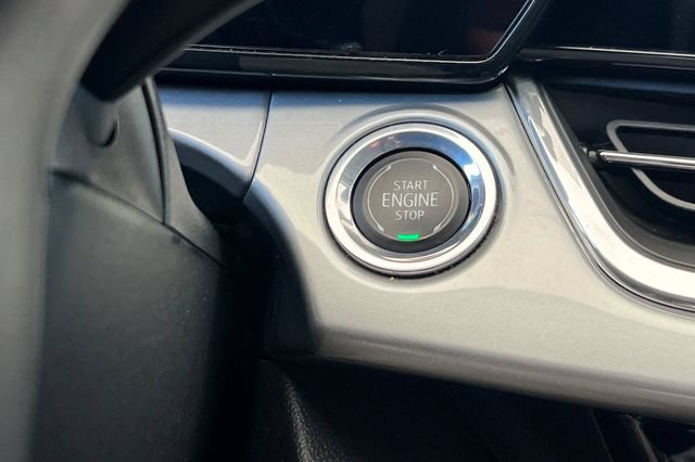 Used 2025 Chevrolet Trax LT FWD image 28