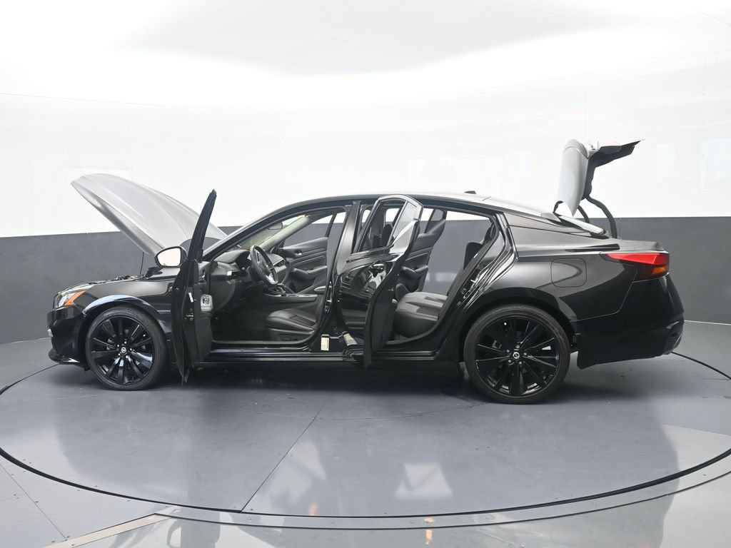 Used 2022 Nissan Altima 2.5 SR w/ Midnight Edition Package FWD image 70