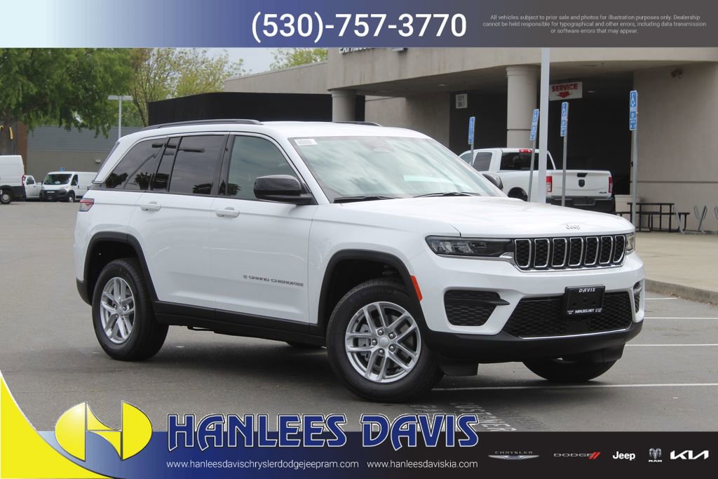 New 2026 Jeep Grand Cherokee Laredo image 1