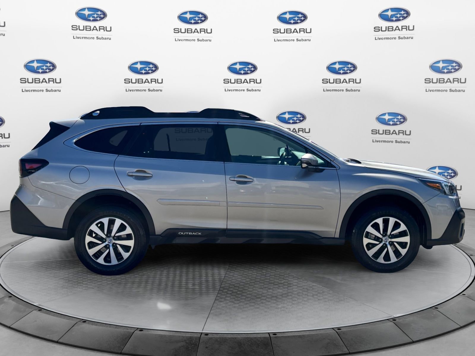 Used 2020 Subaru Outback Premium w/ Popular Package #1 AWD/4WD image 6