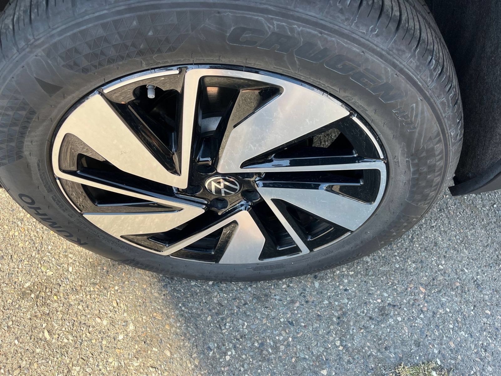 Used 2026 Volkswagen Atlas SE FWD image 34