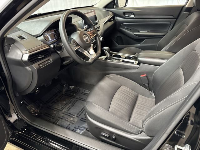 Used 2024 Nissan Altima 2.5 SV image 11
