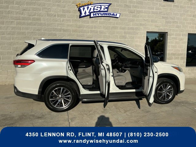 Used 2019 Toyota Highlander XLE FWD image 9