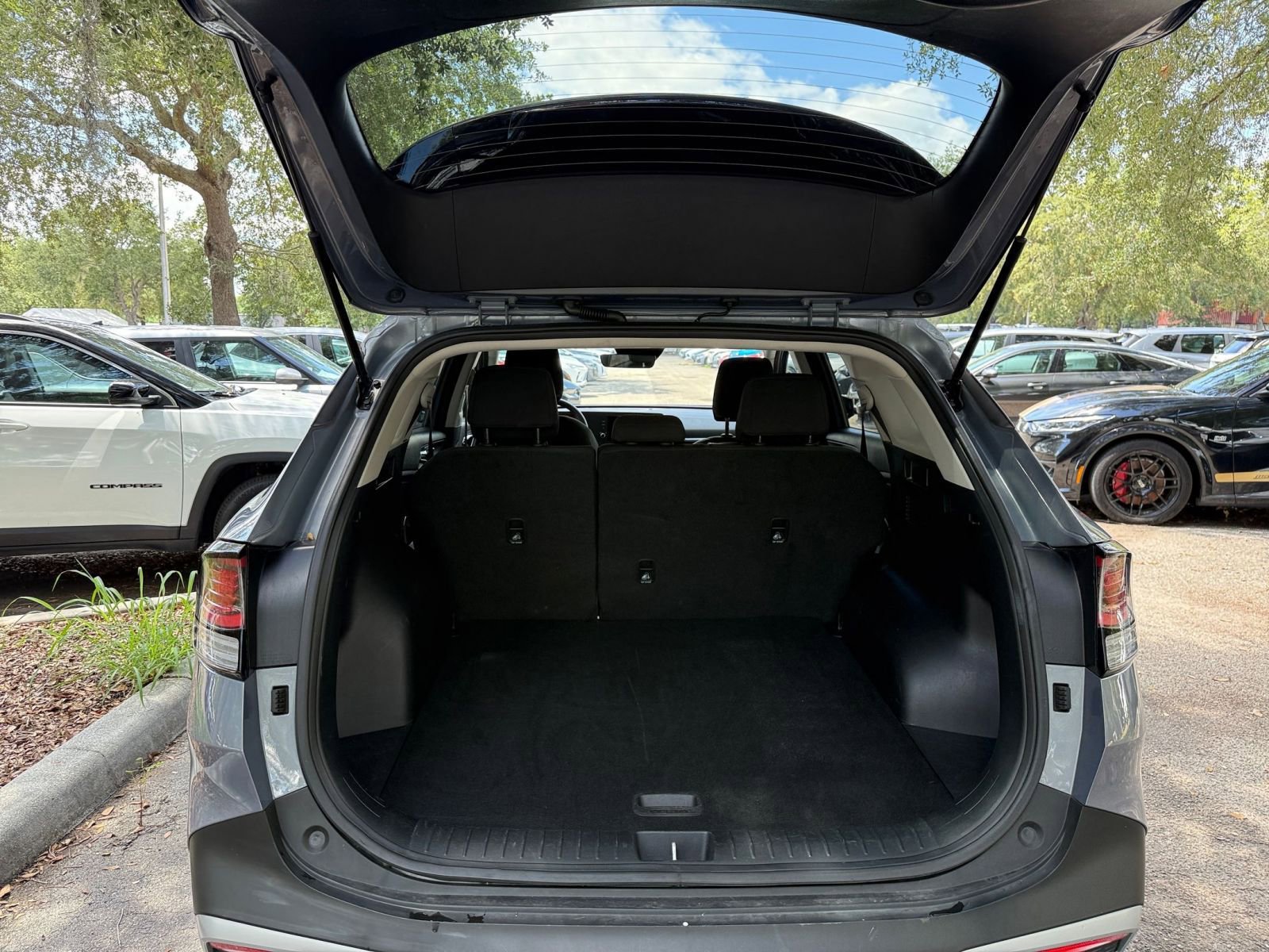 Used 2025 Kia Sportage LX FWD image 28