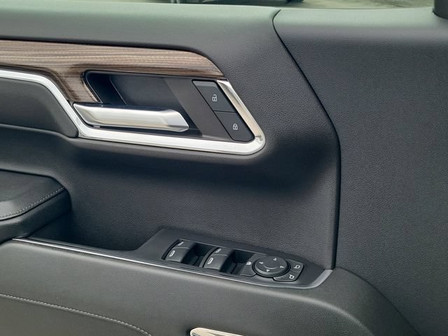 Used 2024 Chevrolet Silverado 1500 RST AWD/4WD image 18
