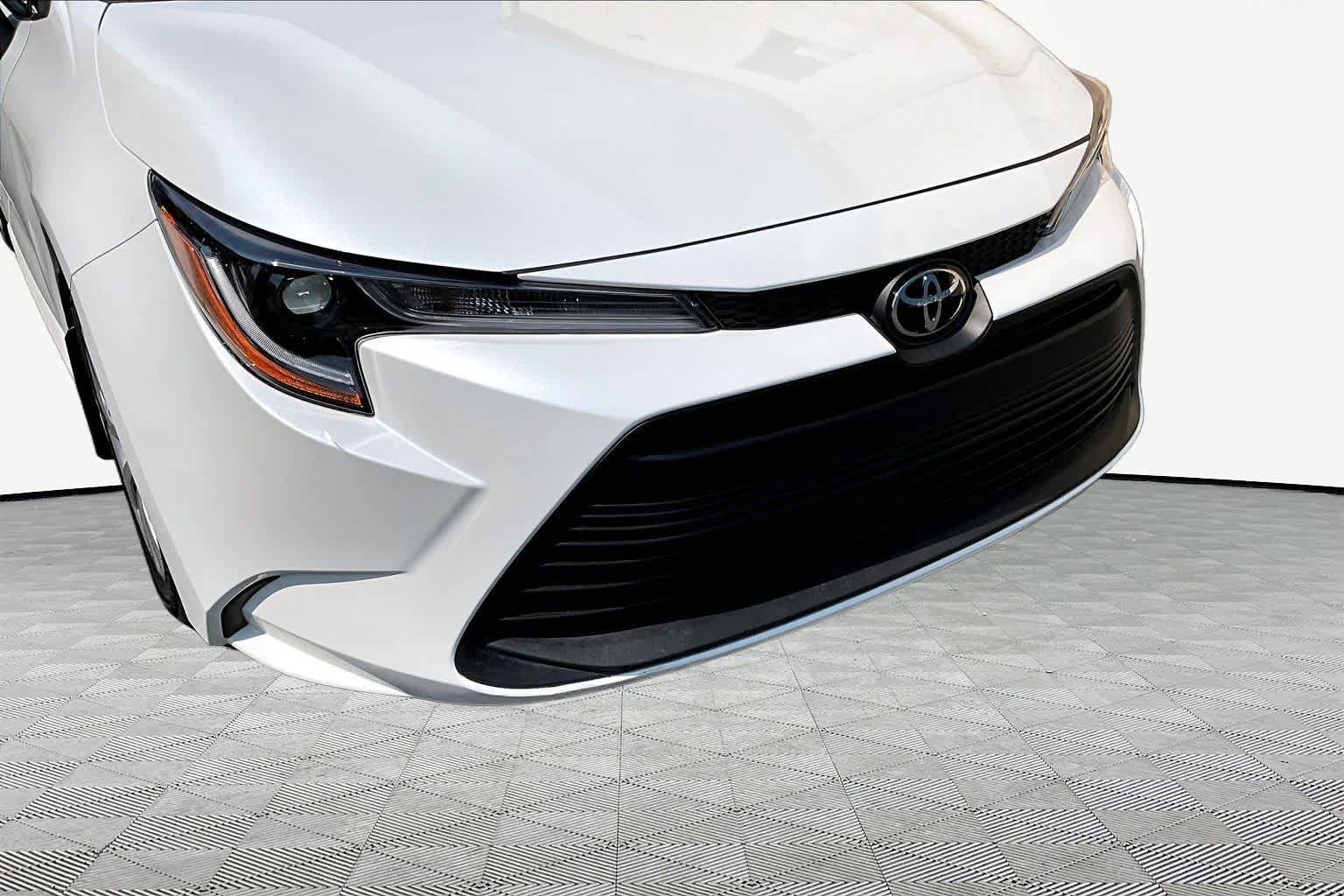 Certified 2026 Toyota Corolla LE FWD image 30