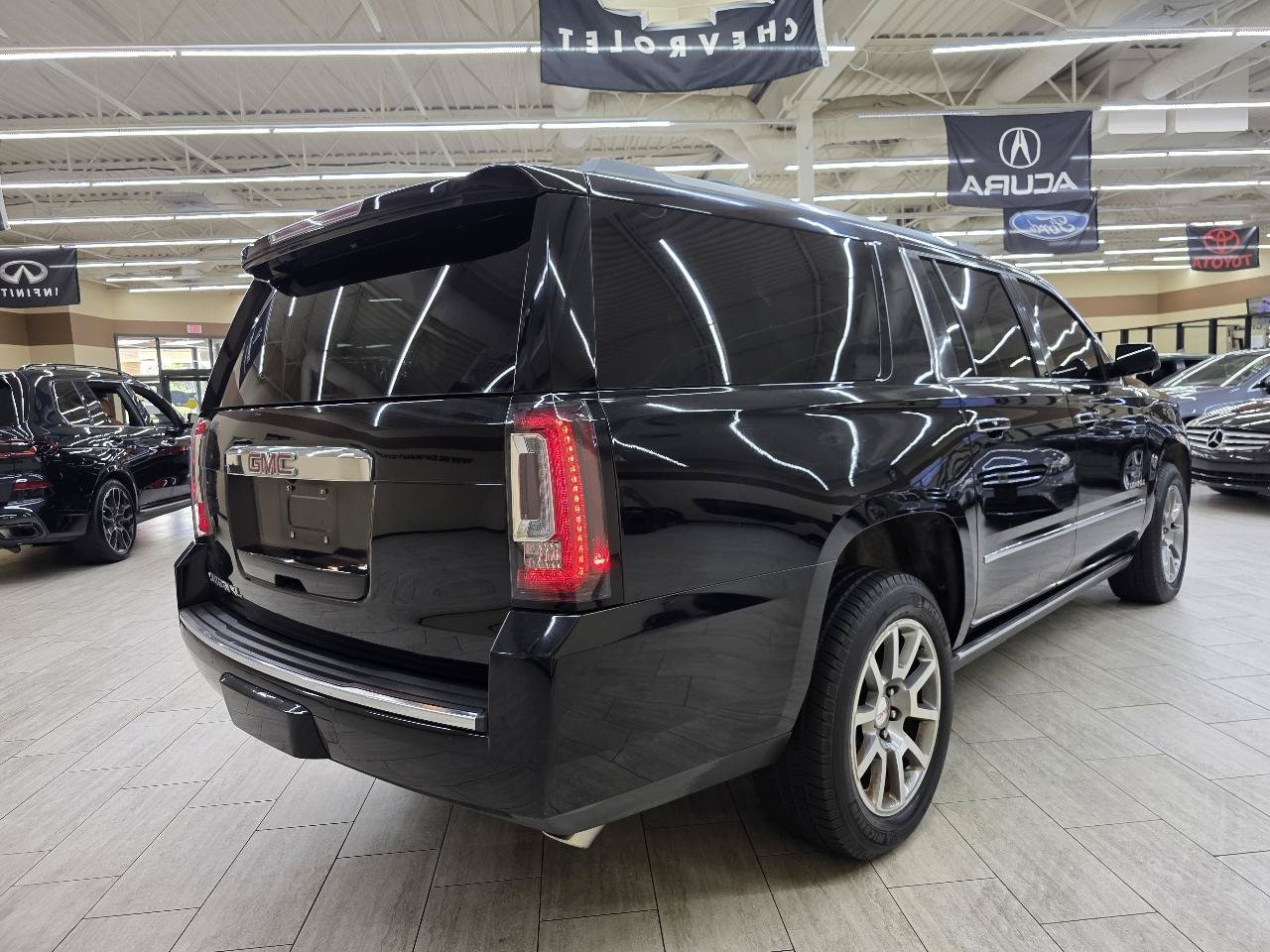 Used 2016 GMC Yukon XL Denali w/ Open Road Package AWD/4WD image 6