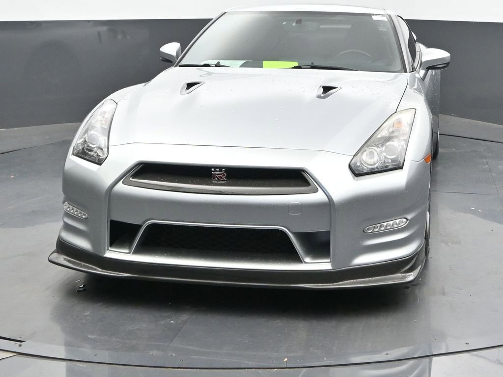 Used 2012 Nissan GT-R Premium image 4