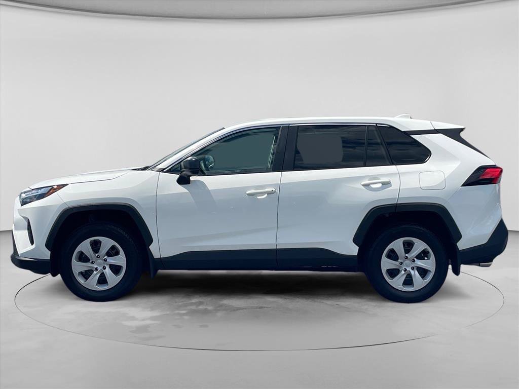 Used 2024 Toyota RAV4 LE AWD/4WD image 4