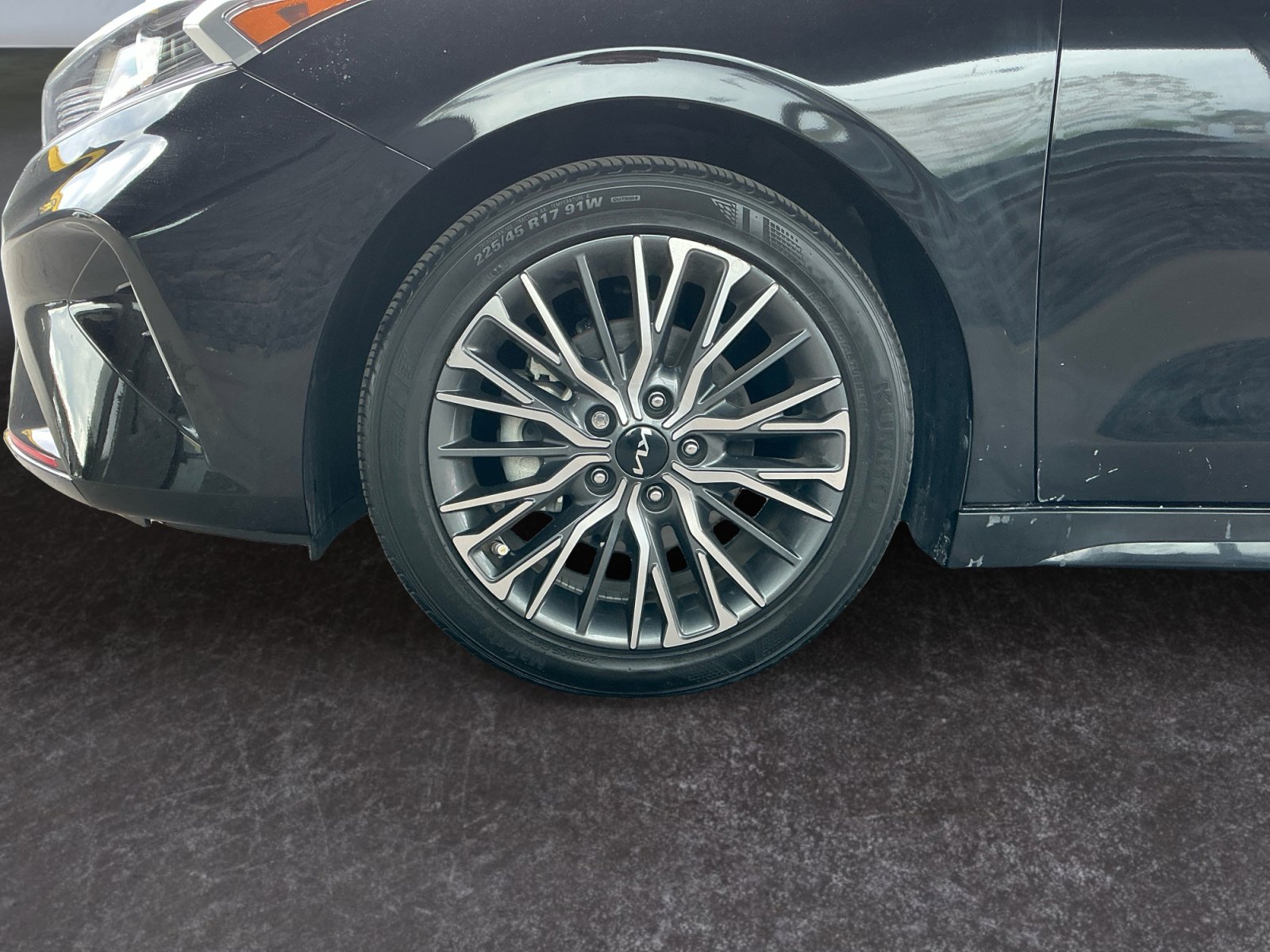 Used 2023 Kia Forte GT-Line w/ GT-Line Premium Package FWD image 14