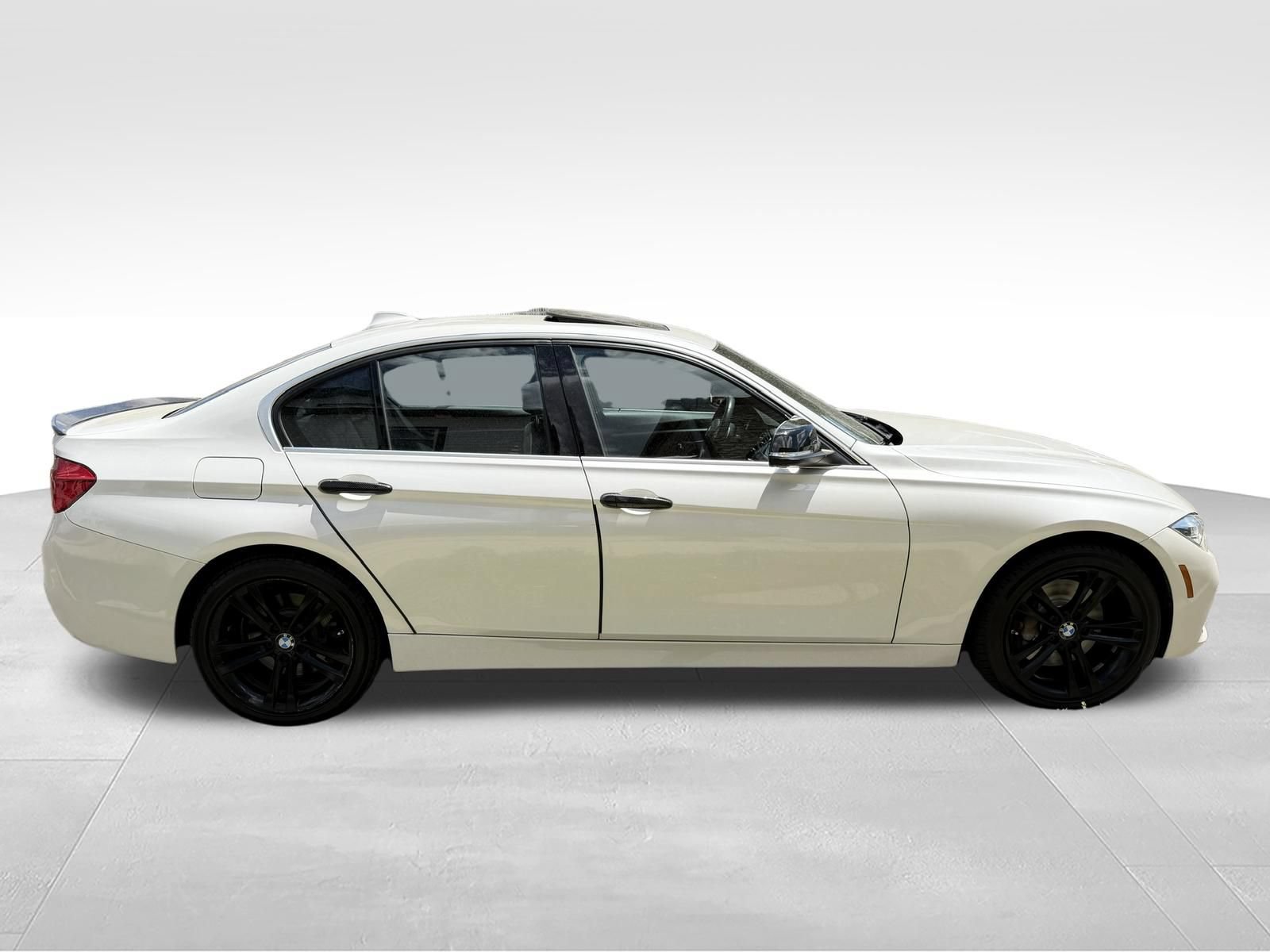 Used 2017 BMW 340i xDrive Sedan AWD/4WD image 4