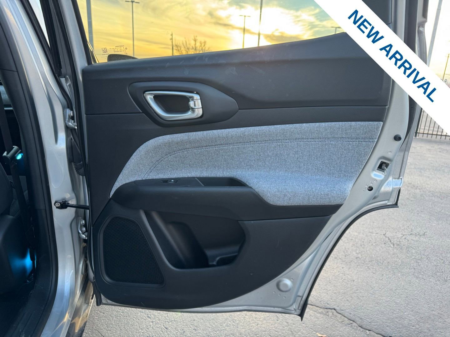 Used 2025 Jeep Compass Sport image 12