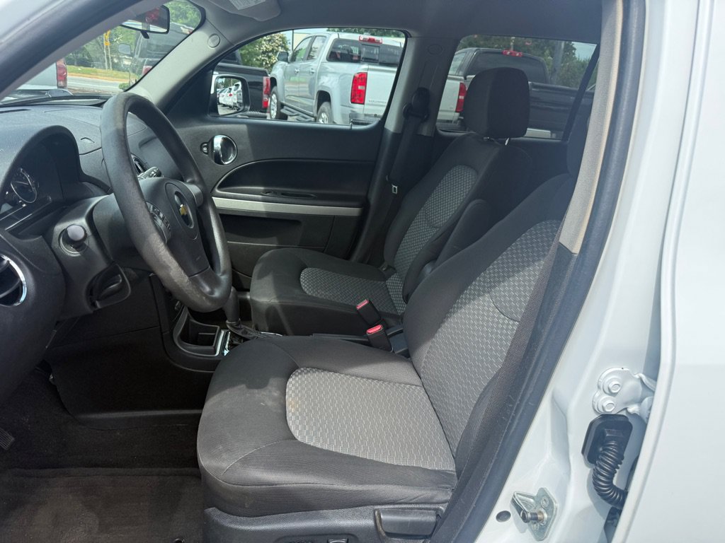 Used 2011 Chevrolet HHR LT FWD image 9