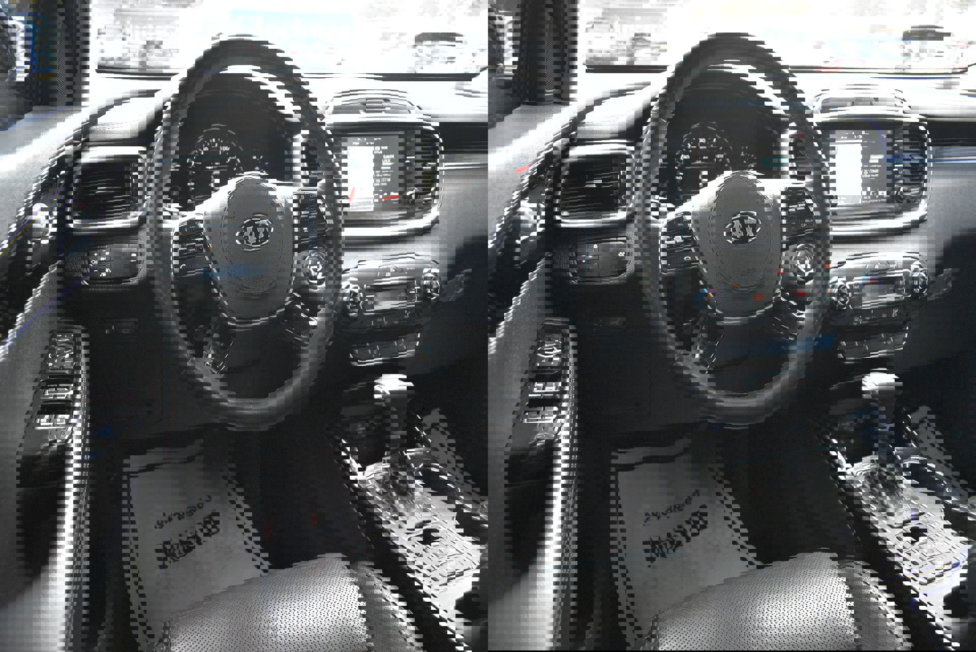 Used 2020 Kia Sorento SX image 19