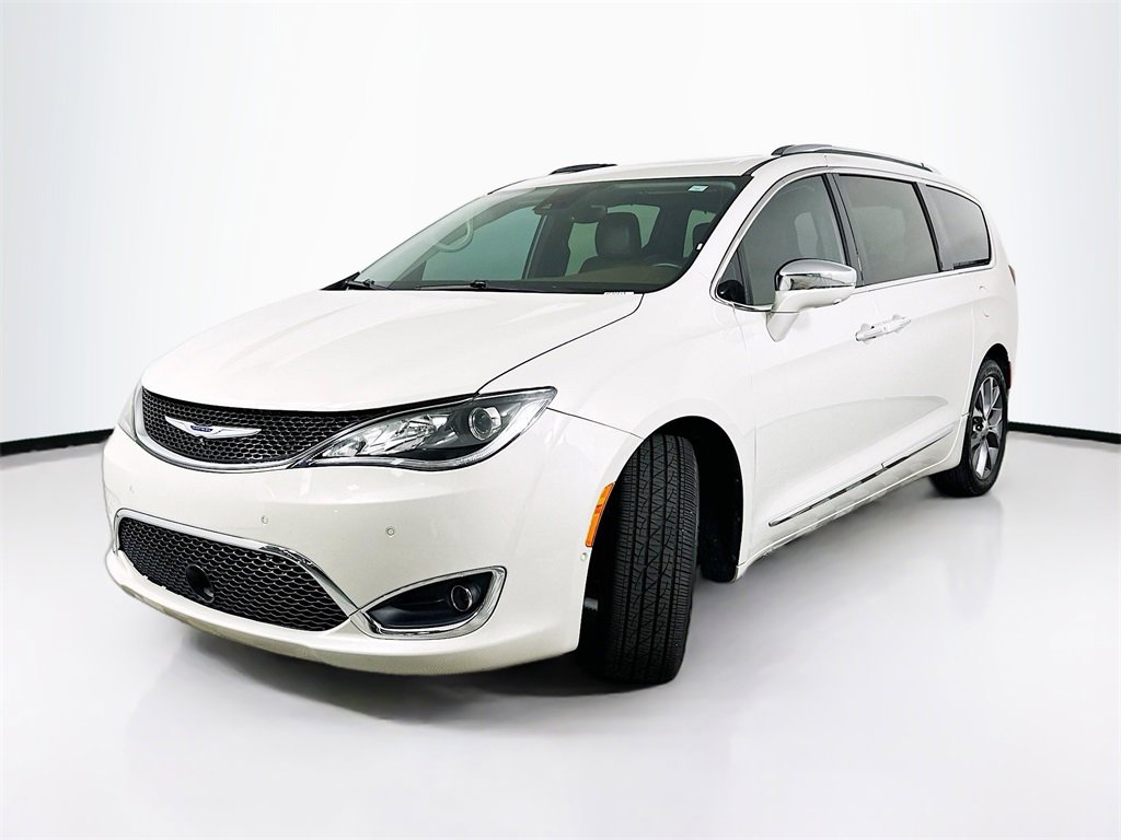 Used 2019 Chrysler Pacifica Limited w/ Tire & Wheel Group image 2