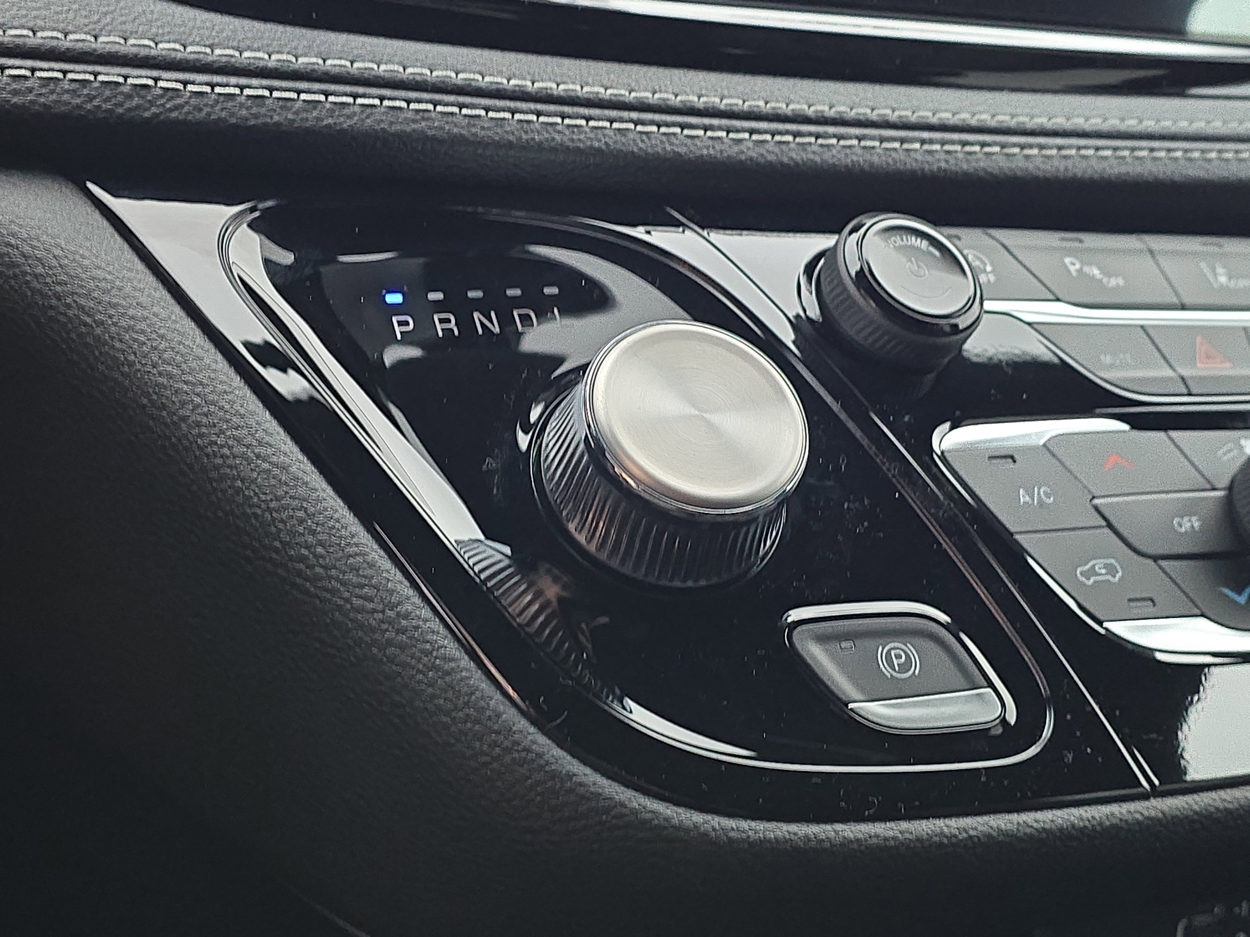 New 2026 Chrysler Pacifica Select w/ S Appearance Package image 18