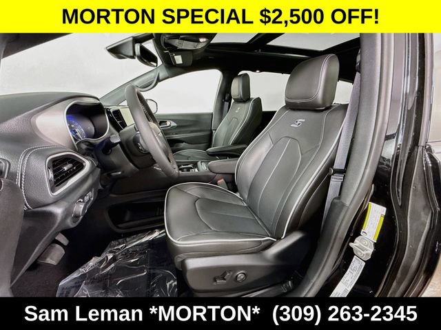 New 2027 Chrysler Pacifica Limited w/ Family Tech Group AWD/4WD image 22