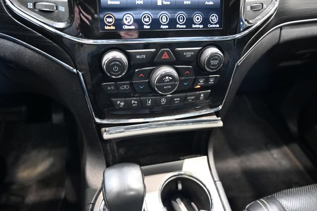 Used 2021 Jeep Grand Cherokee Limited w/ Quick Order Package 28K 80th AWD/4WD image 17