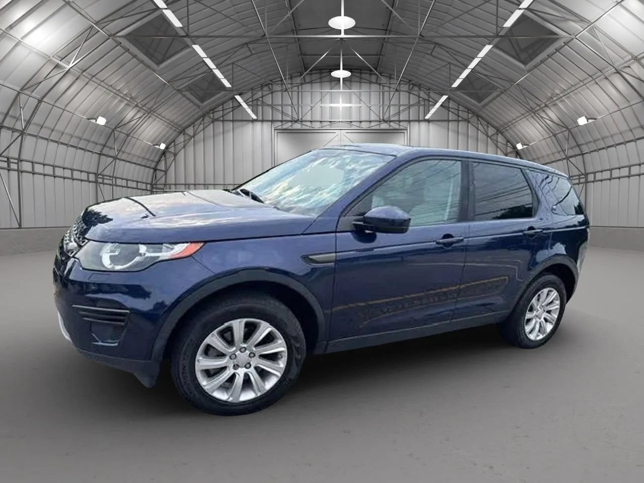 Used 2016 Land Rover Discovery Sport SE AWD/4WD image 2