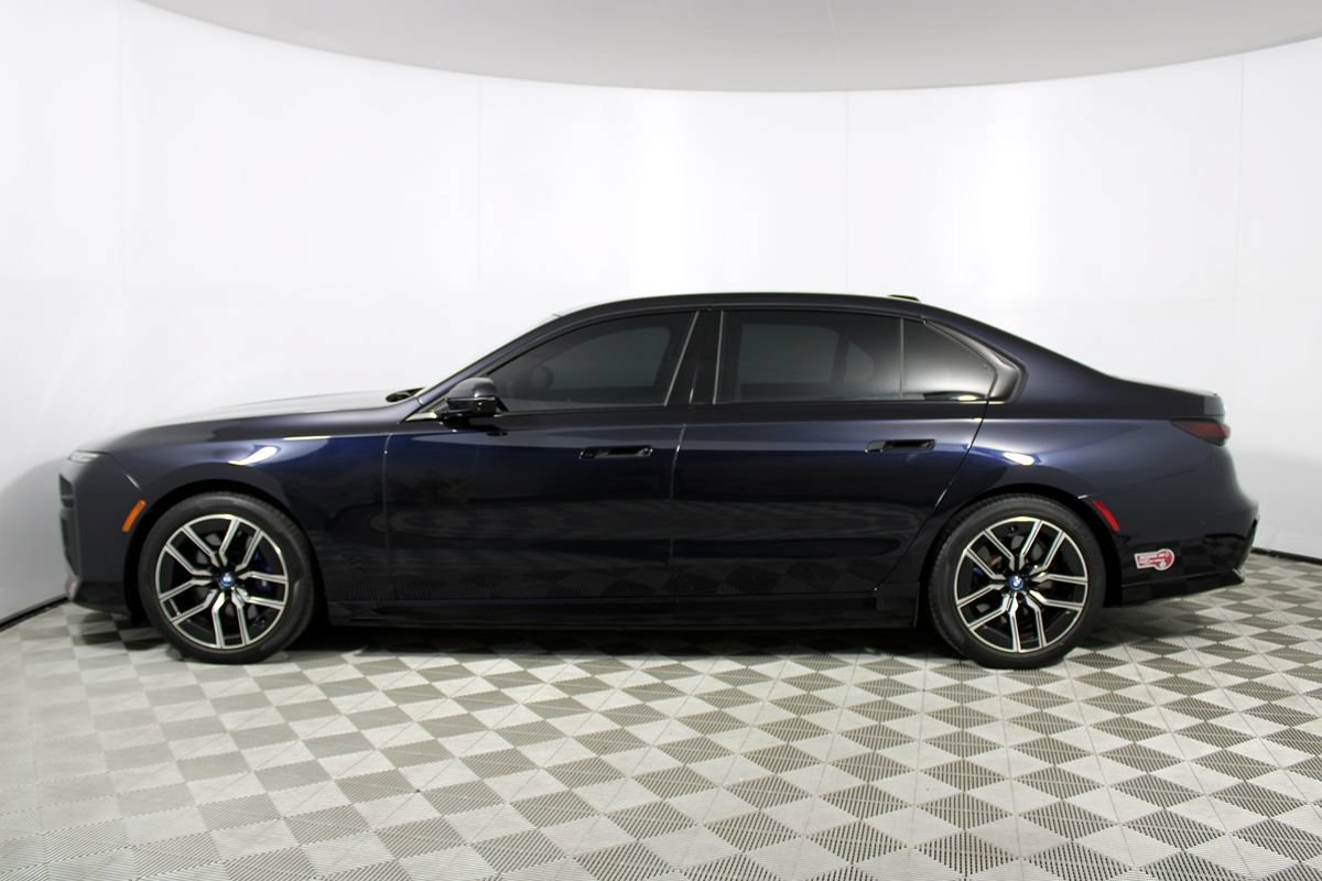 Used 2023 BMW i7 xDrive60 AWD/4WD image 50