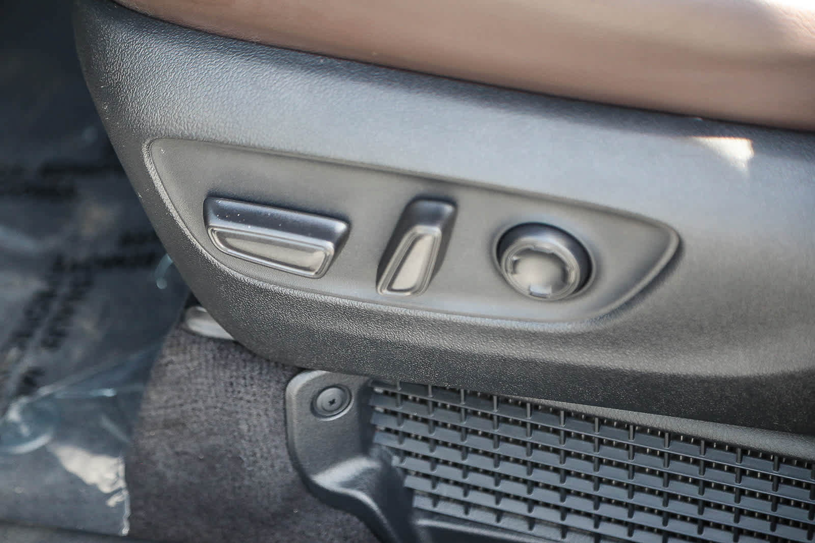 Used 2024 Toyota Sienna Platinum AWD/4WD image 20