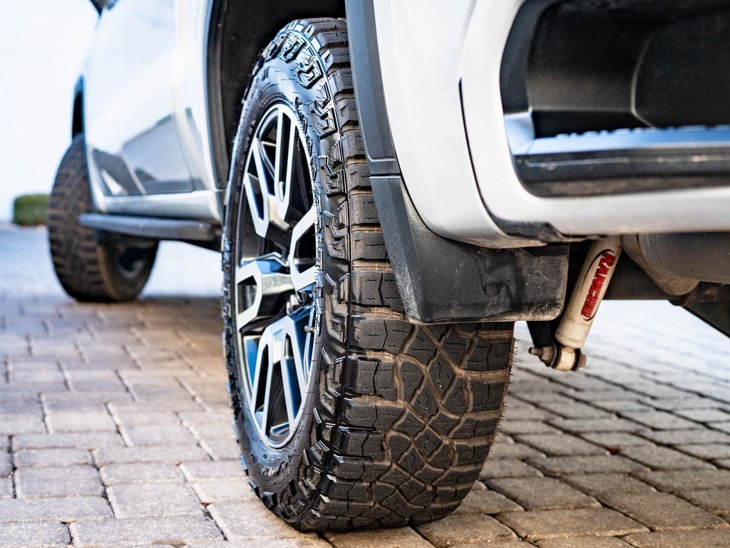 Used 2022 GMC Sierra 1500 AT4 w/ AT4 Premium Package image 39