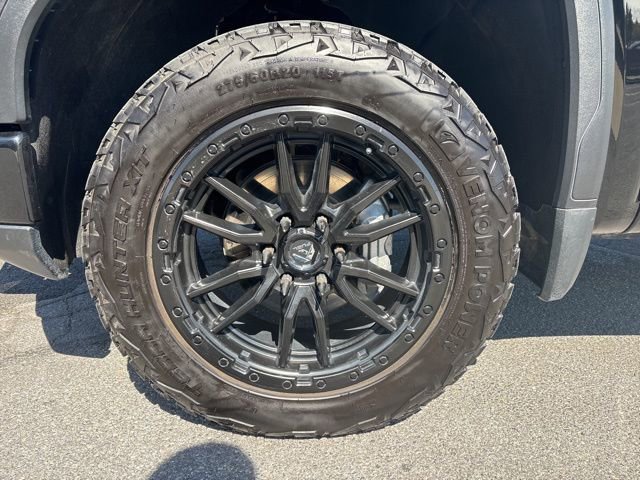 Used 2024 GMC Sierra 1500 AT4 w/ AT4 Preferred Package image 13