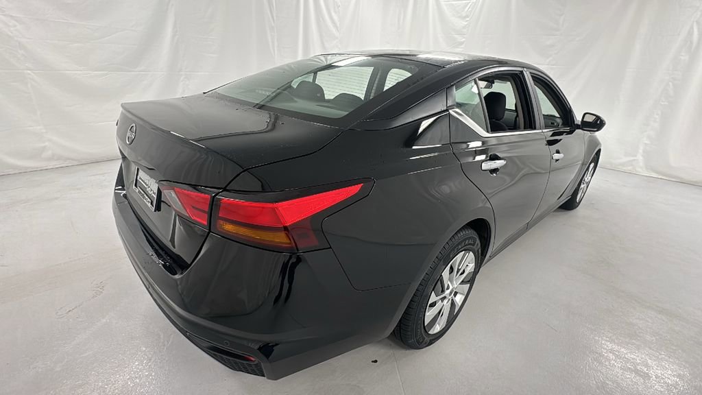 Used 2024 Nissan Altima 2.5 S image 3