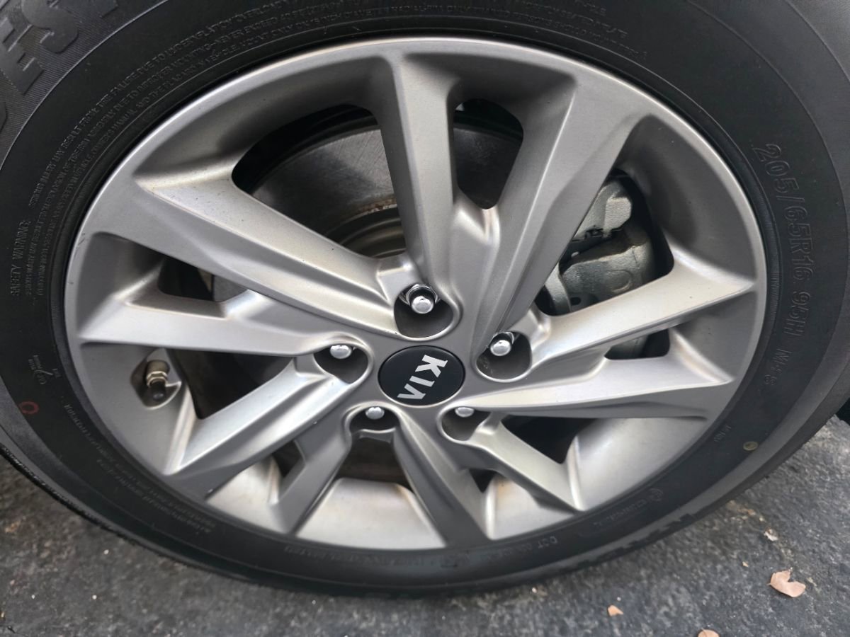 Used 2019 Kia Optima LX image 37