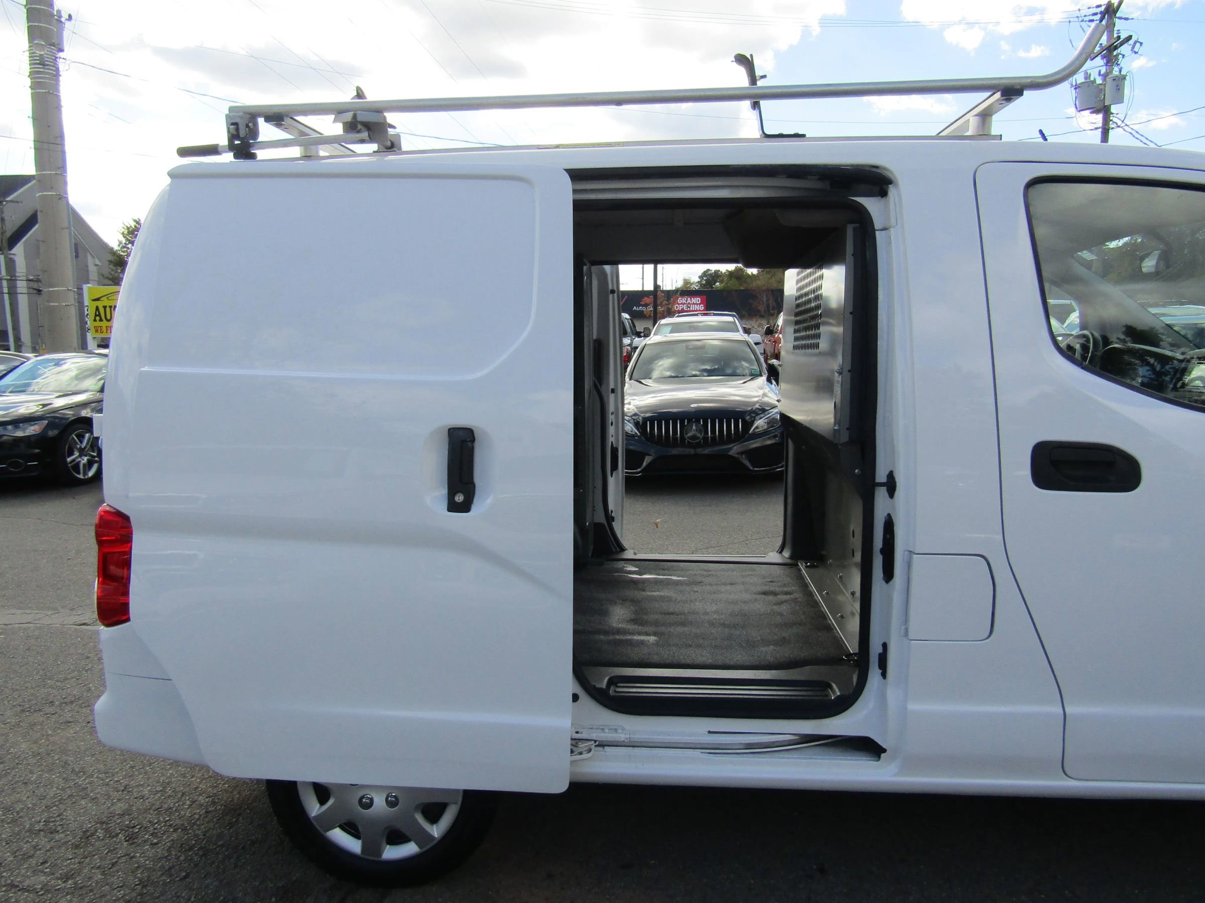 Used 2019 Nissan NV200 SV w/ Back Door Glass Package FWD image 10
