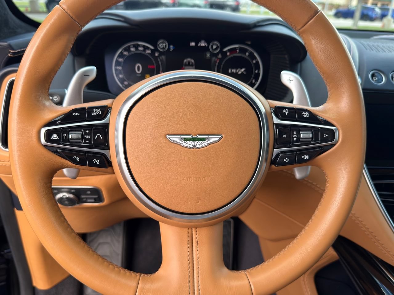 Used 2021 Aston Martin DBX AWD/4WD image 25