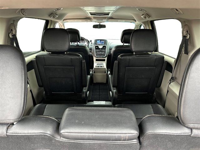Used 2014 Chrysler Town & Country Touring FWD image 45