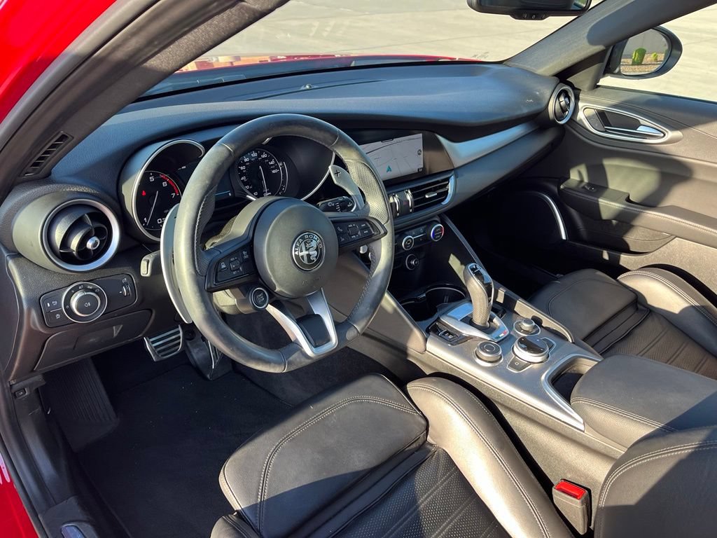 Used 2023 Alfa Romeo Giulia Veloce RWD image 12