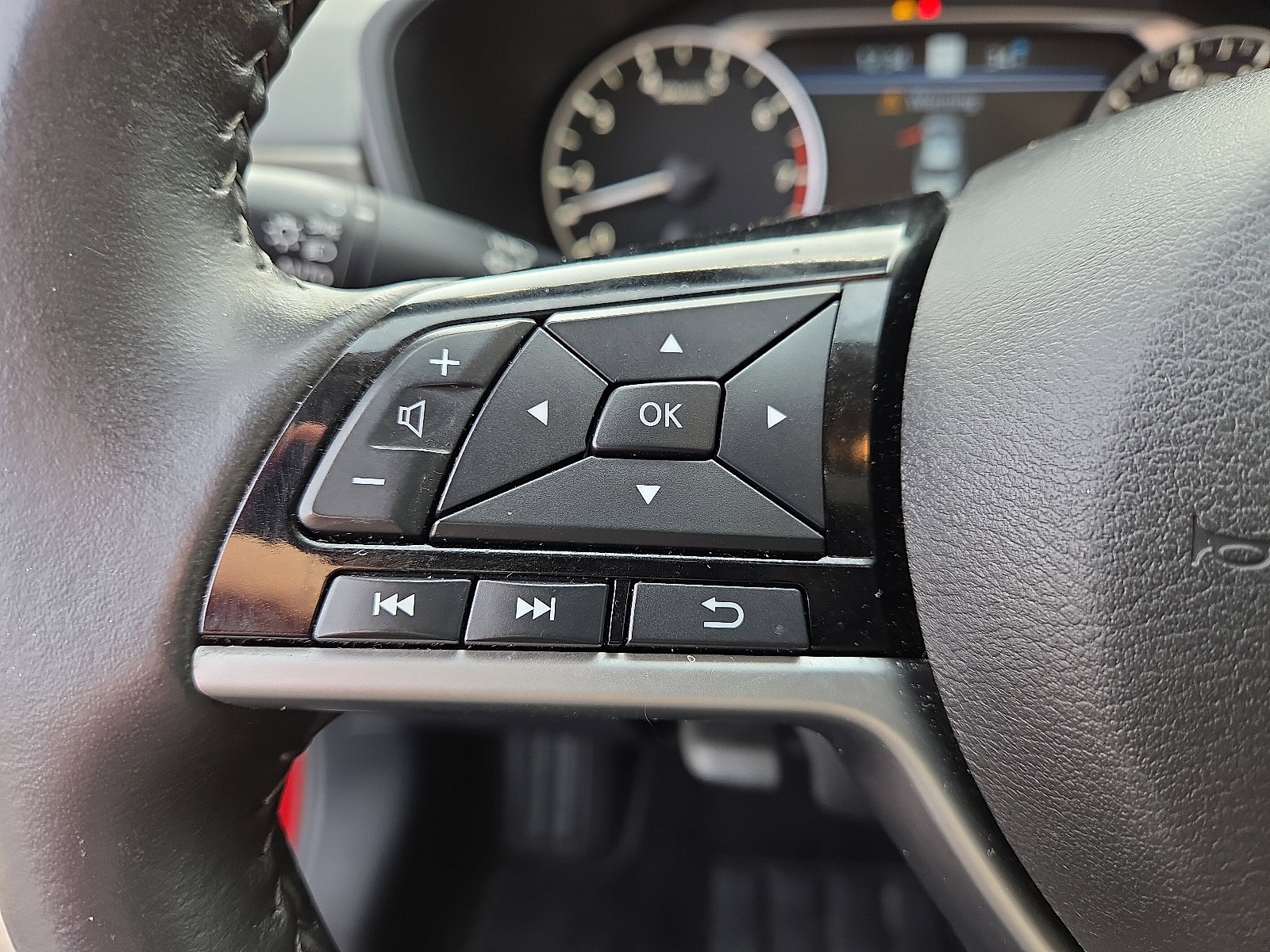 Used 2024 Nissan Altima 2.5 SV w/ SV Premium Package image 22