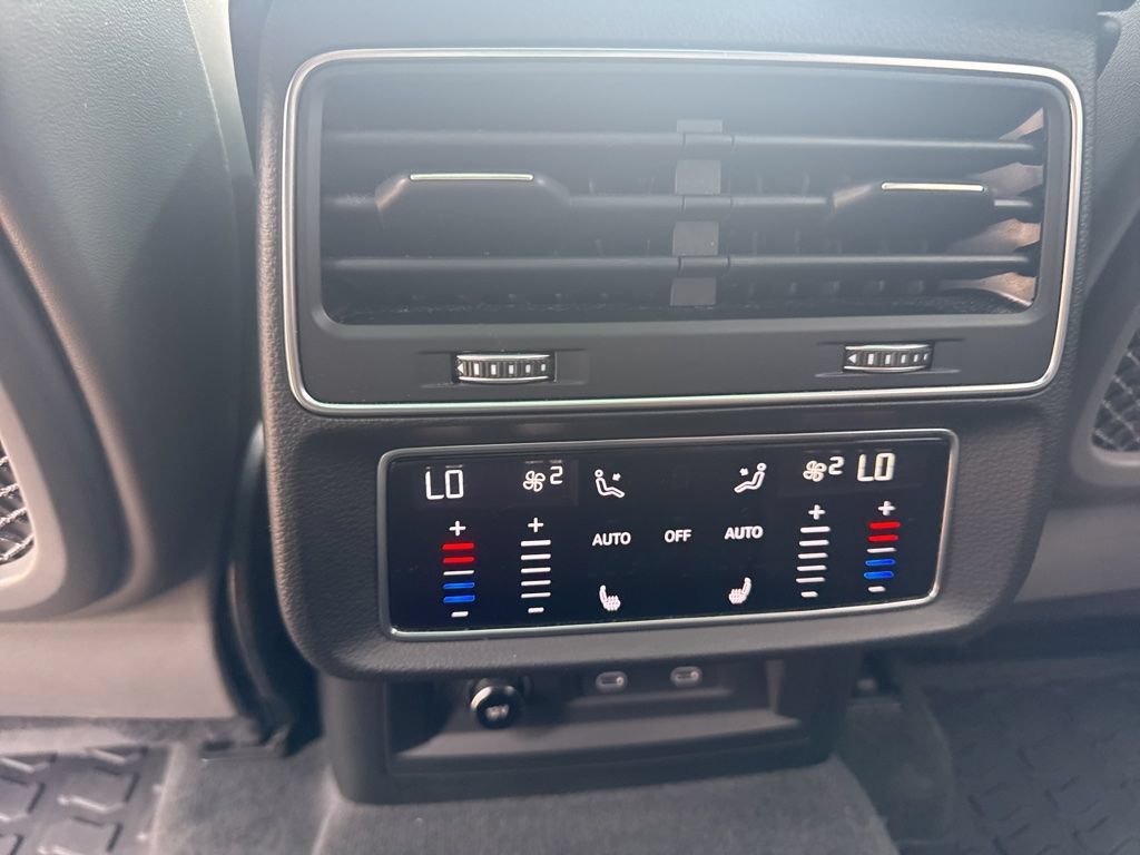 Used 2023 Audi SQ8 Premium Plus AWD/4WD image 17