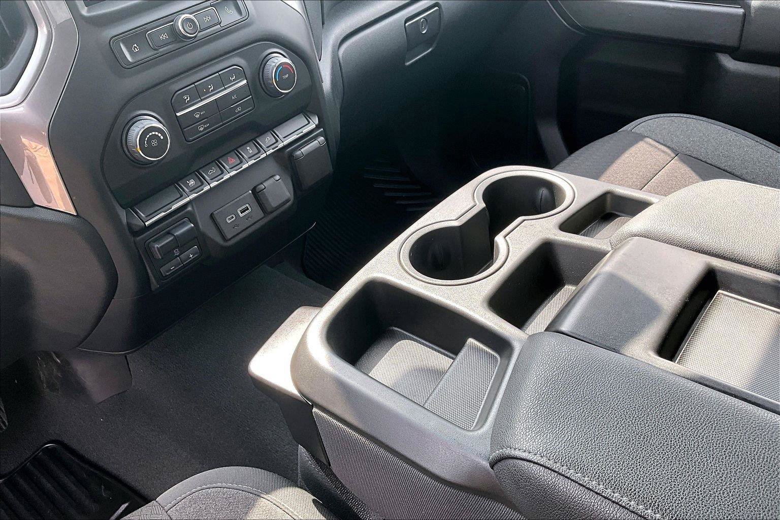Used 2022 Chevrolet Silverado 2500 Custom w/ Custom Value Package AWD/4WD image 17