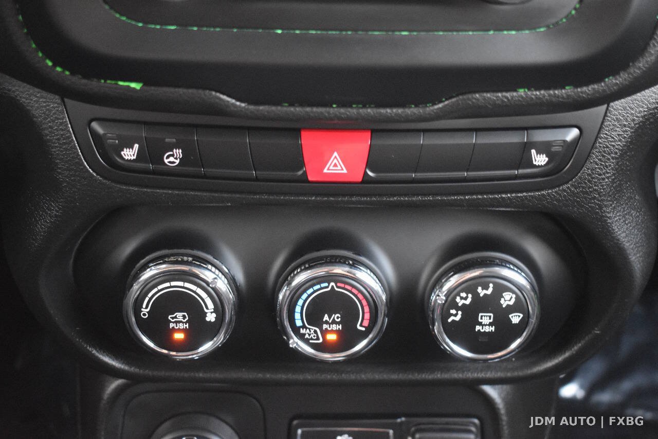 Used 2017 Jeep Renegade Latitude w/ Cold Weather Group AWD/4WD image 25