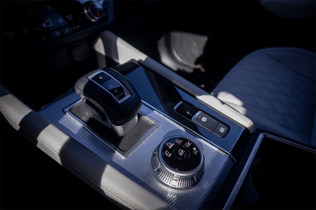 Used 2024 Mitsubishi Outlander SEL image 12