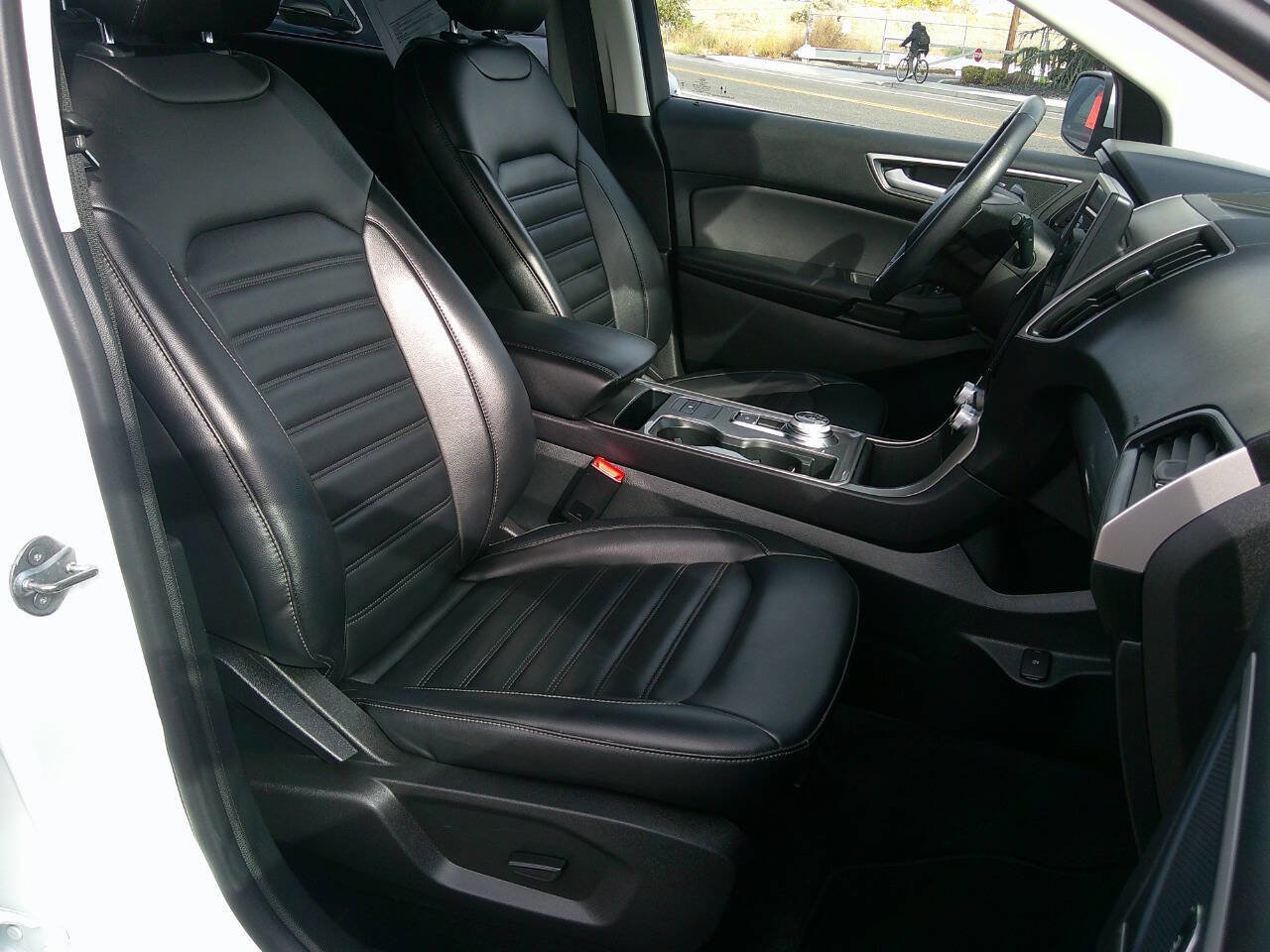 Used 2024 Ford Edge SEL image 17